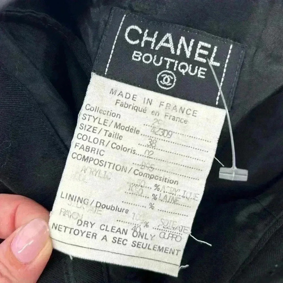 Chanel Vintage Collection 29 Knee-length Skirt Black Gold Signature Buttons - Picture 8 of 13